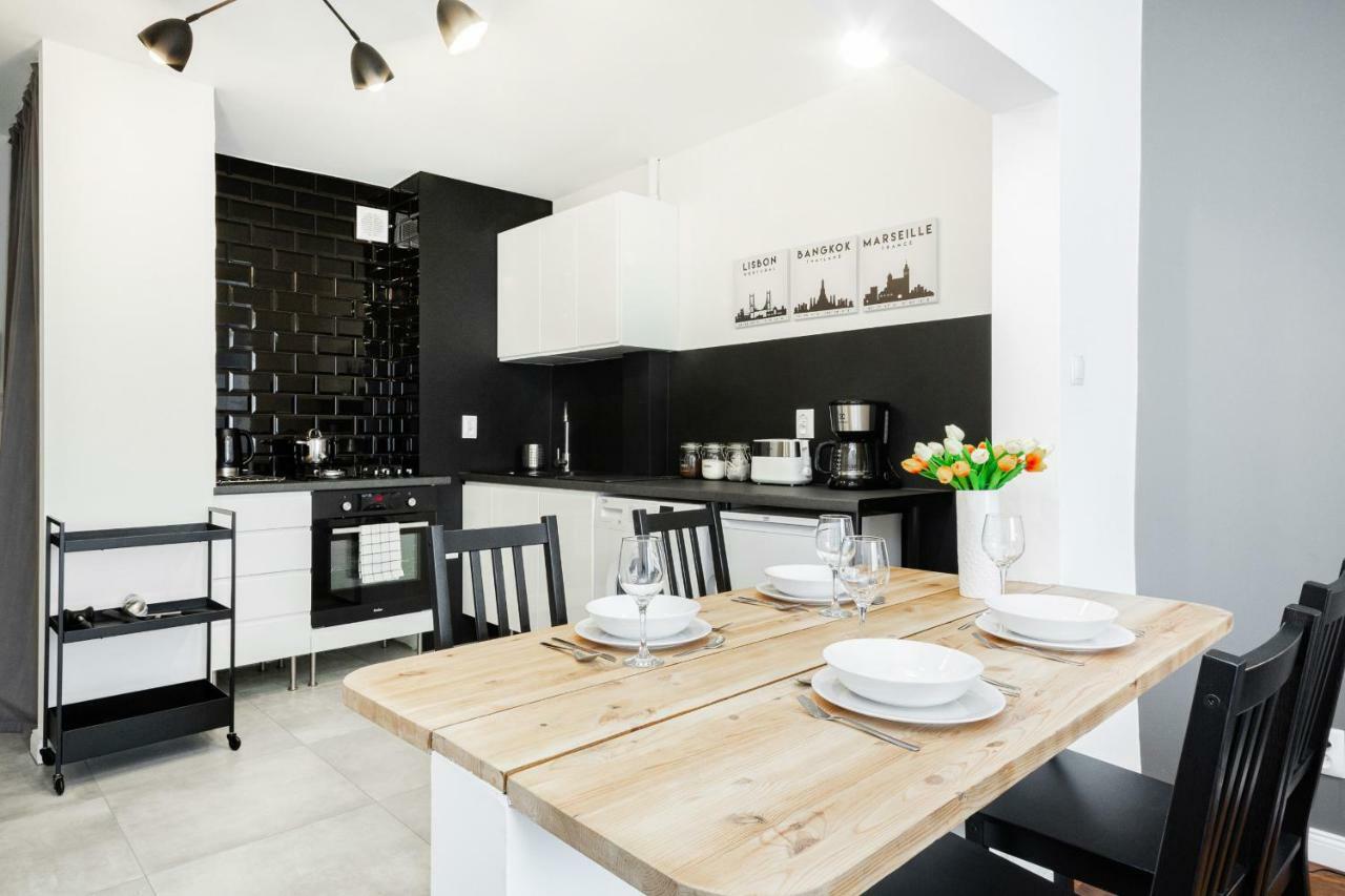 First Central Apartments By Noclegi Renters Варшава Экстерьер фото