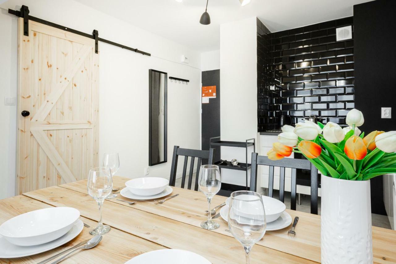 First Central Apartments By Noclegi Renters Варшава Экстерьер фото